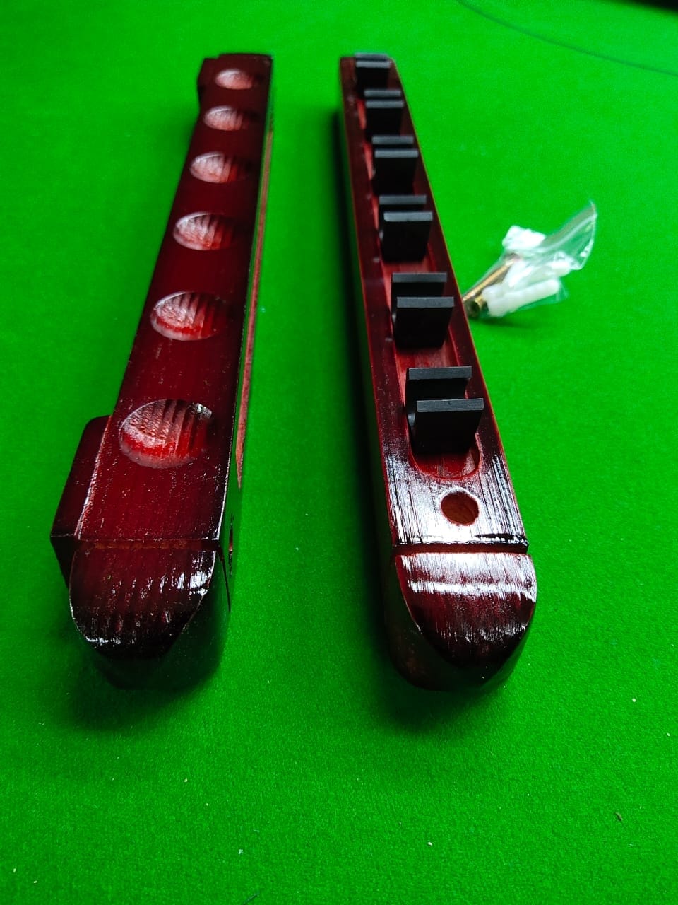 Wall Cue Stand